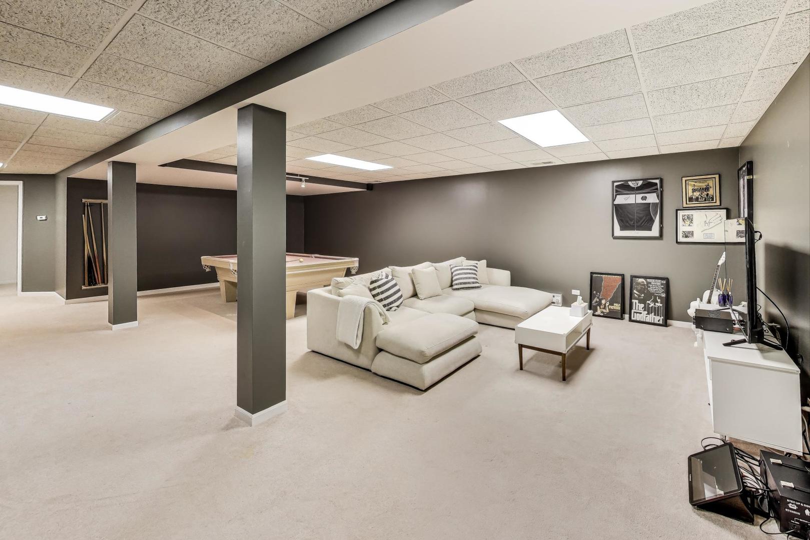 437 Caren Drive, Buffalo Grove, IL 60089