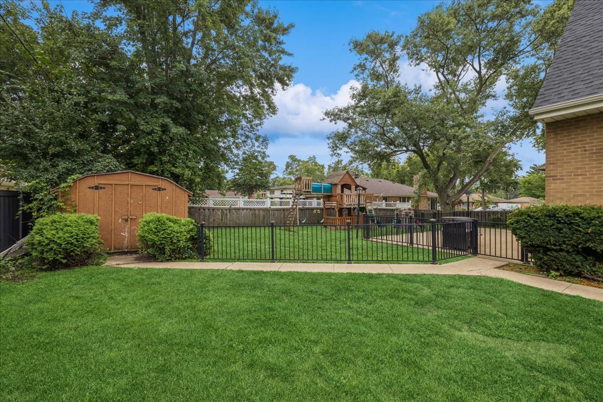 247 N Church Road, Bensenville, IL 60106