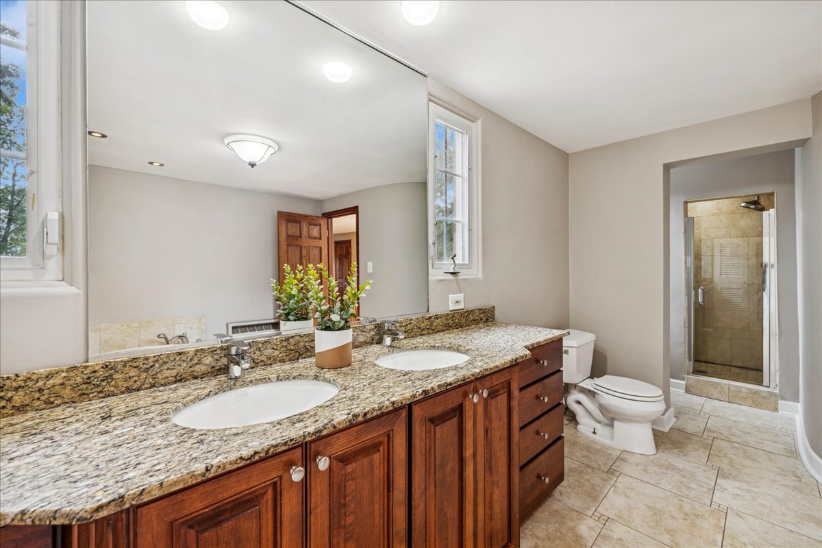 247 N Church Road, Bensenville, IL 60106