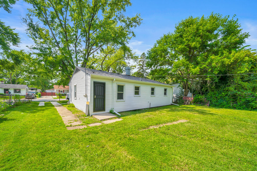 15417 Cherry Lane, Markham, IL 60428
