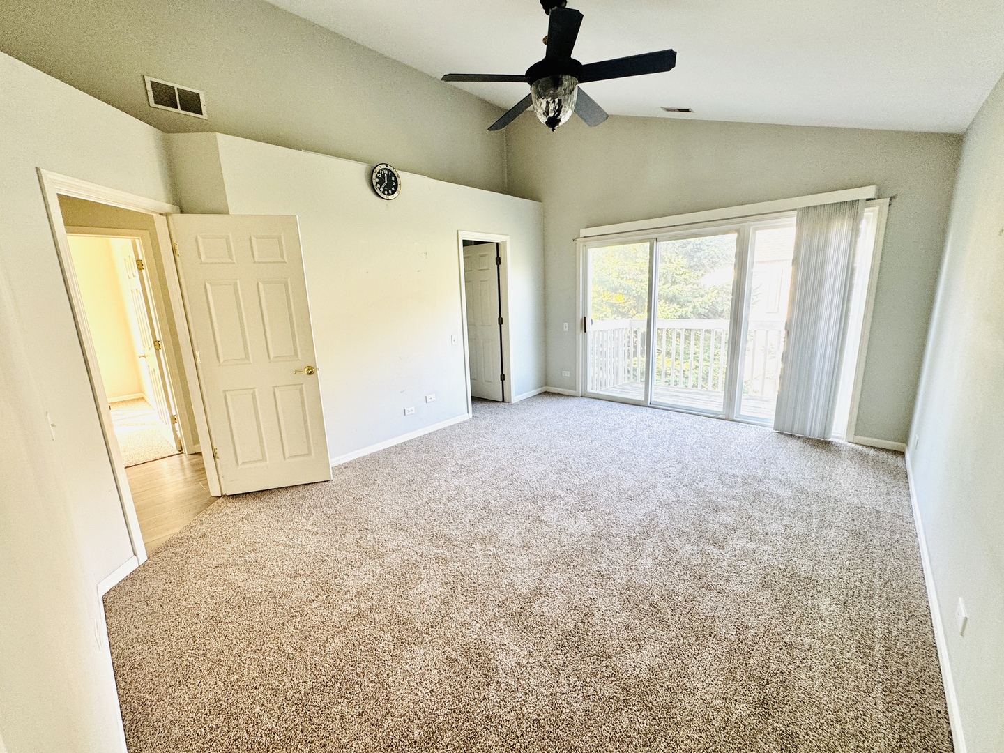 2866 Stonewater Drive, Naperville, IL 60564