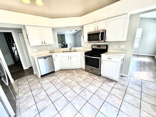 2866 Stonewater Drive, Naperville, IL 60564