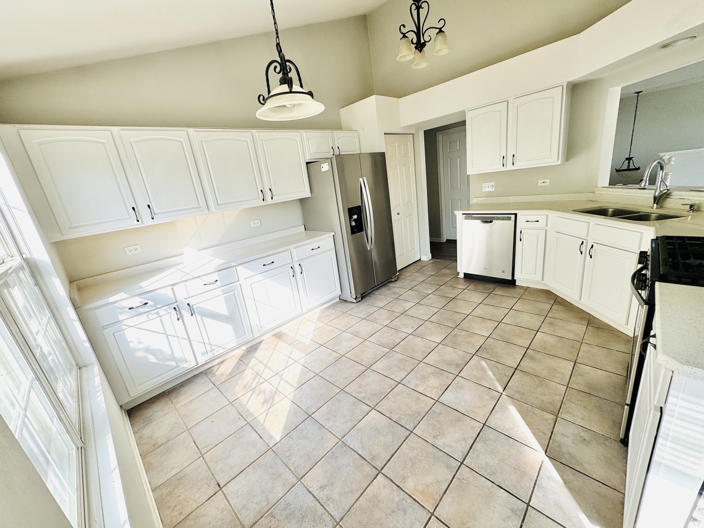 2866 Stonewater Drive, Naperville, IL 60564