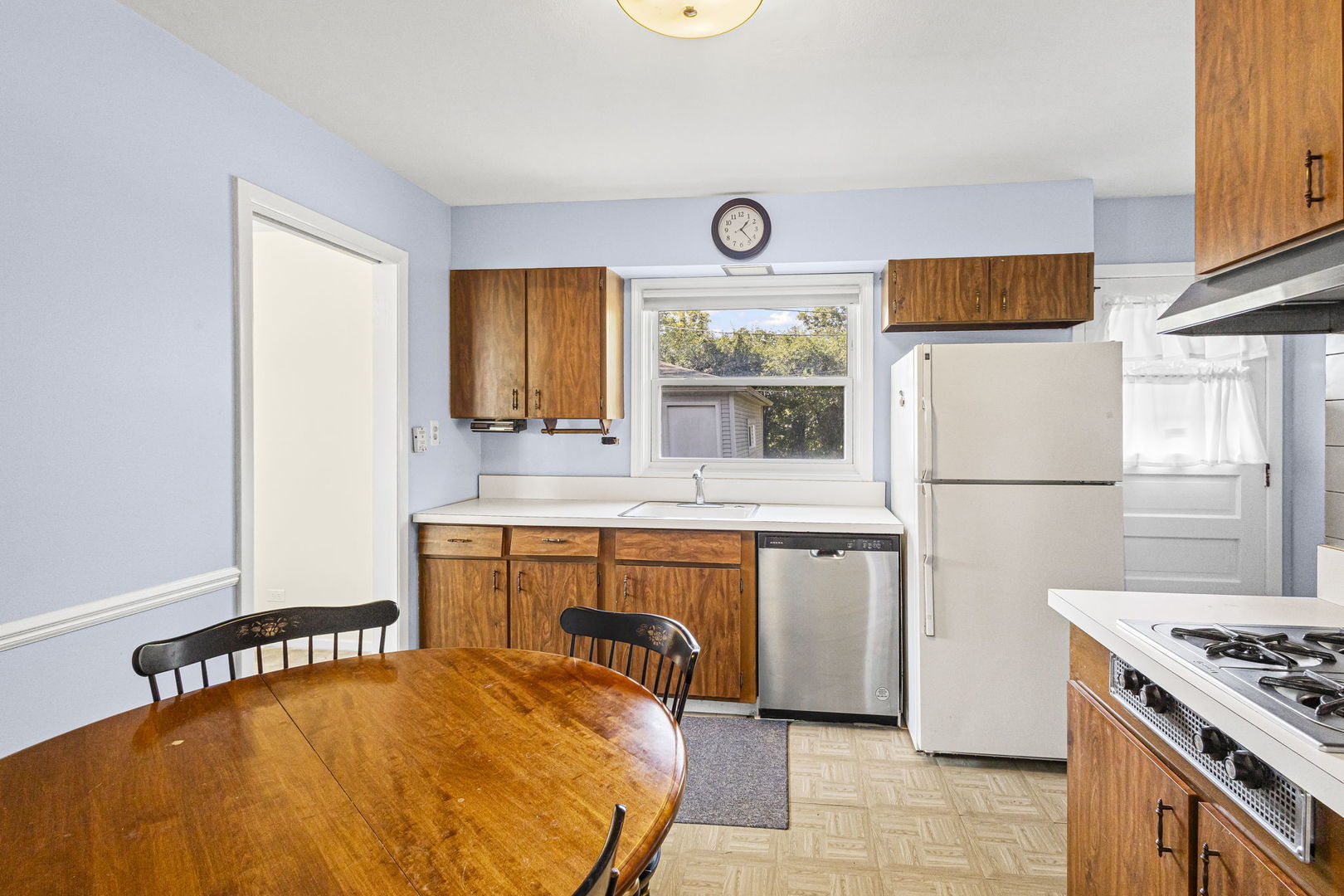 2751 Pauline Avenue, Glenview, IL 60025