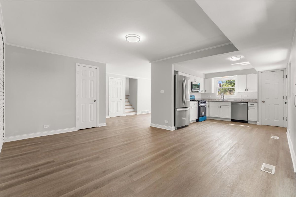 1702 N Drury Lane, Arlington Heights, IL 60004