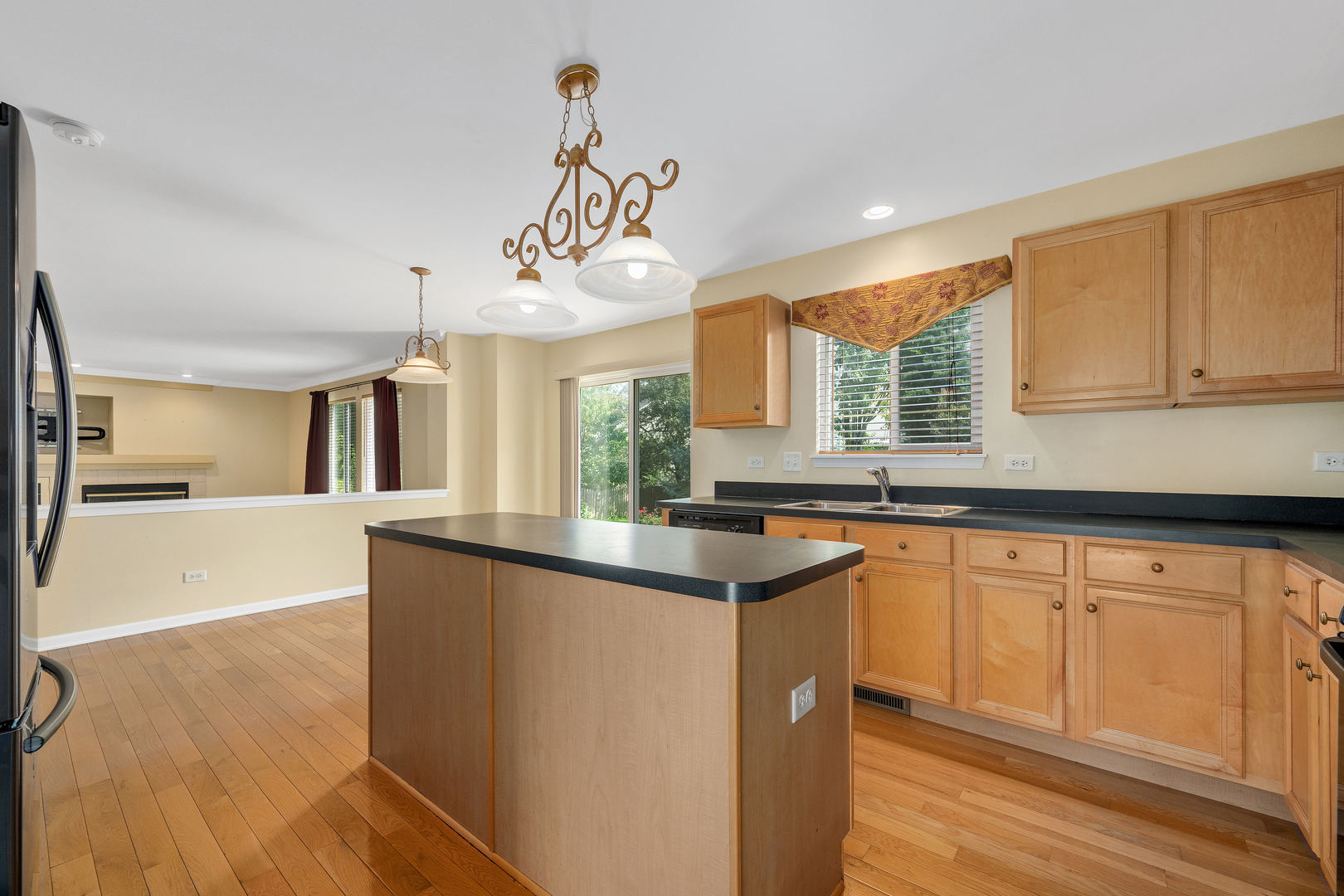 190 Christine Way, Bolingbrook, IL 60440