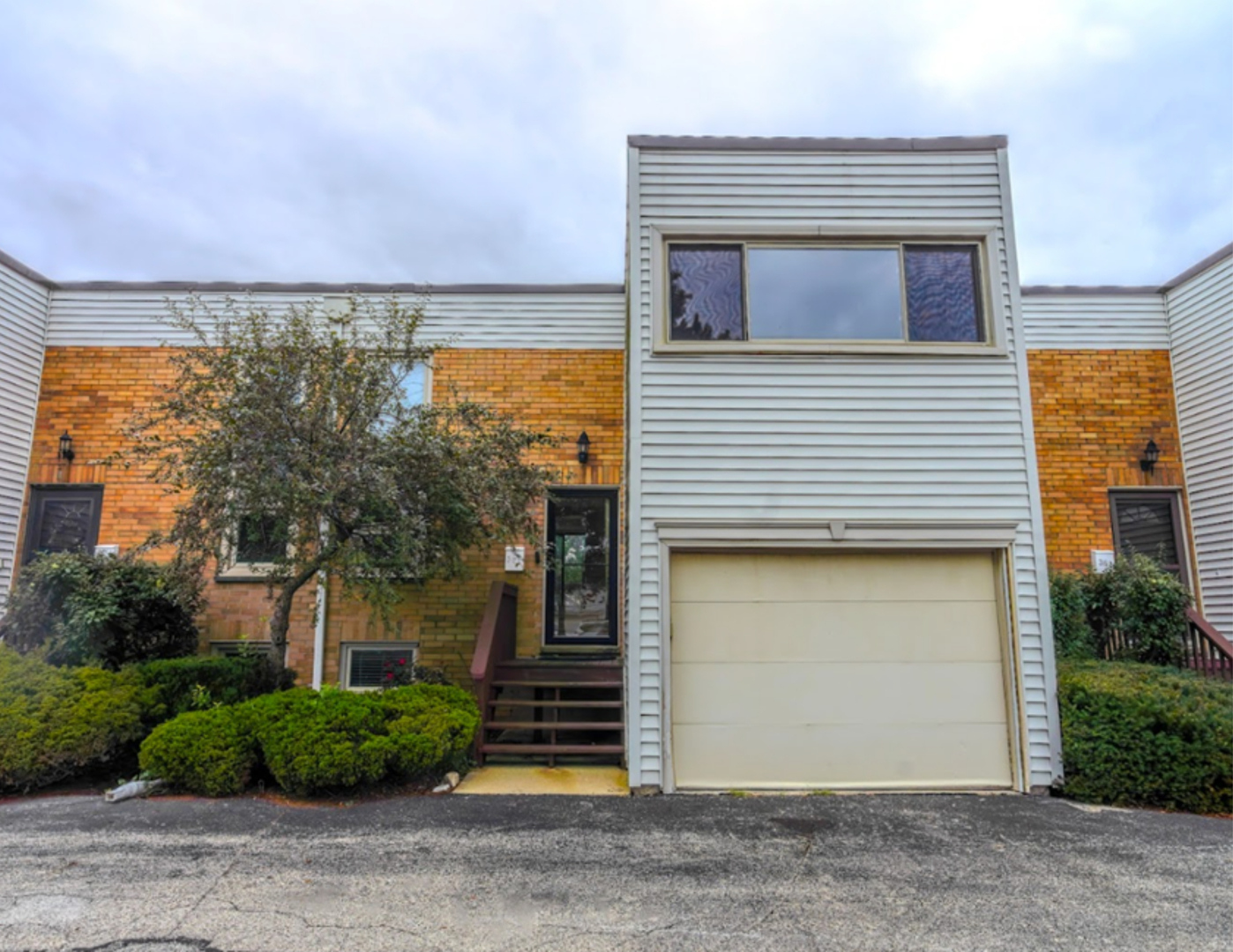 364 Cedar Tree Court, Hoffman Estates, IL 60169