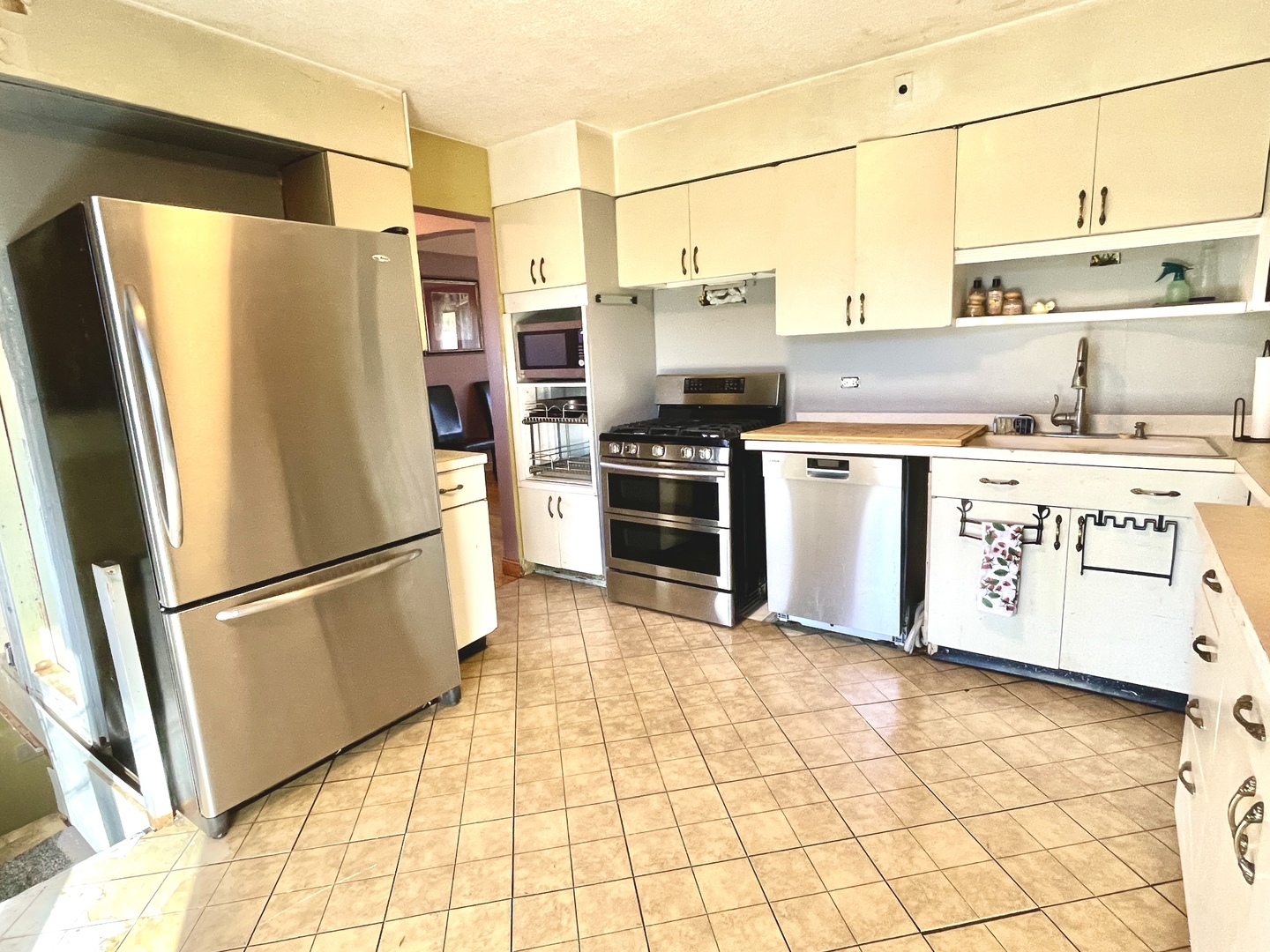 1214 N crabtree Lane, Mount Prospect, IL 60056