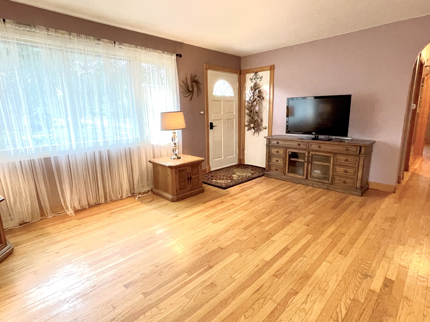 1214 N crabtree Lane, Mount Prospect, IL 60056