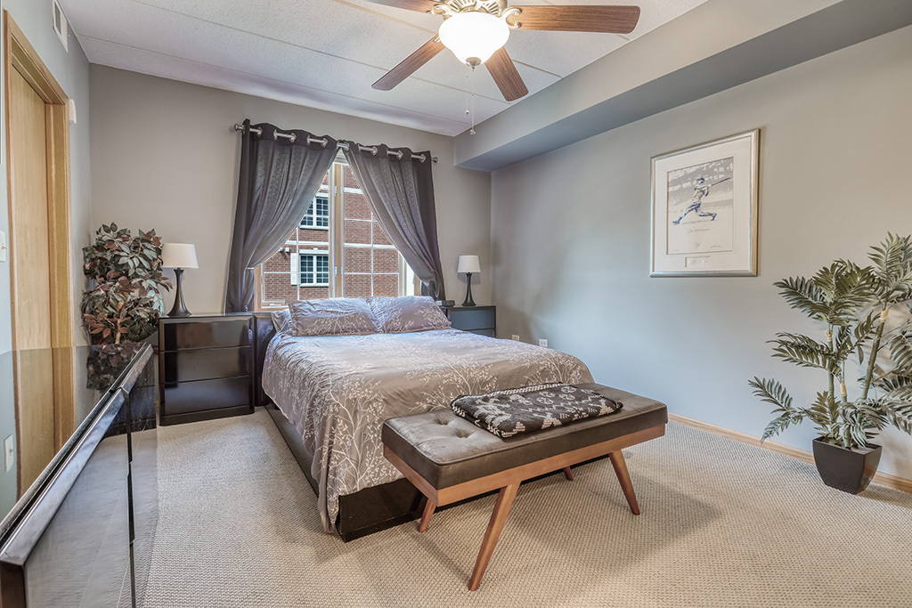 7716 GREENWAY Boulevard #1SW, Tinley Park, IL 60487