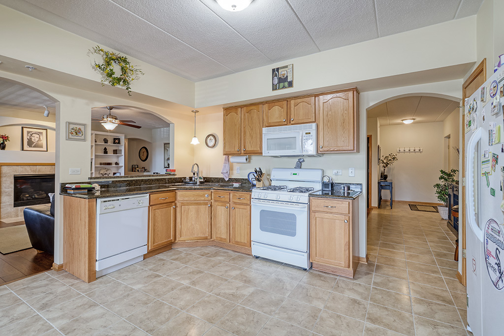 7716 GREENWAY Boulevard #1SW, Tinley Park, IL 60487