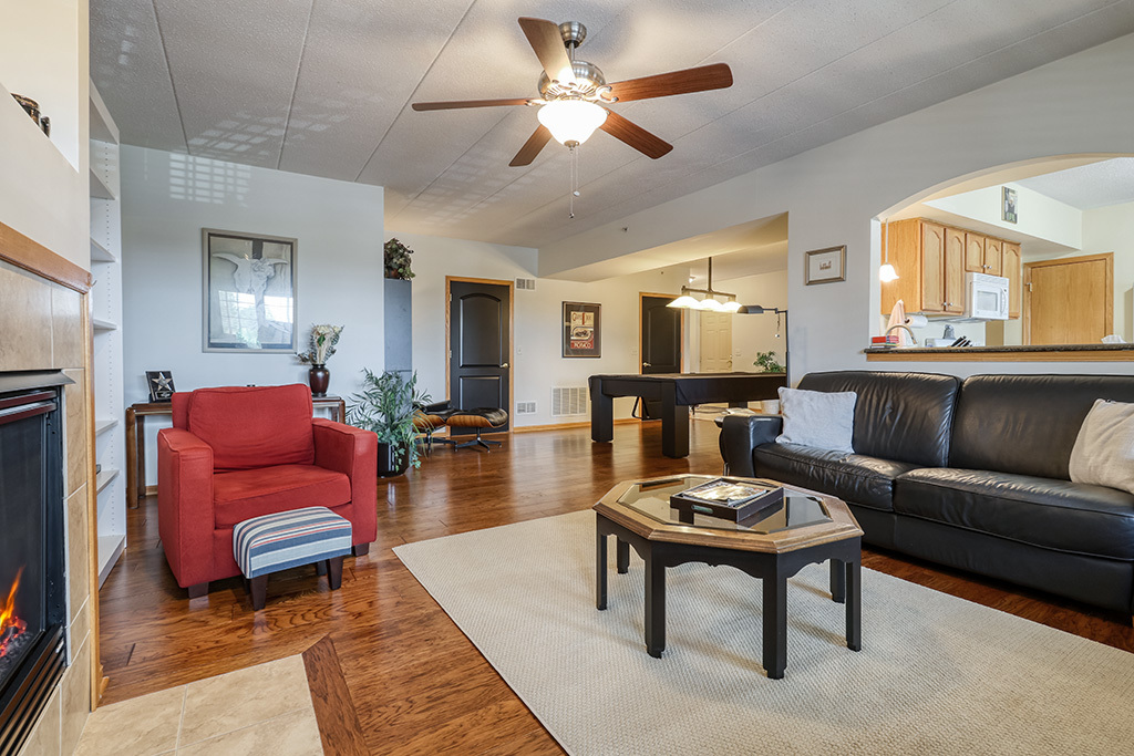 7716 GREENWAY Boulevard #1SW, Tinley Park, IL 60487