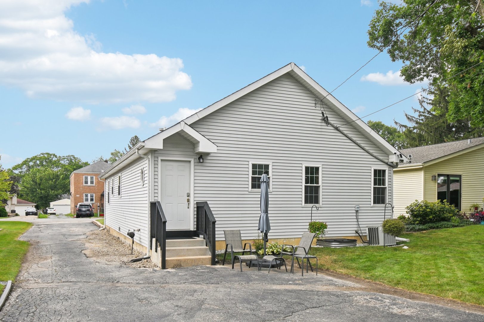367 Catalpa Avenue, Wood Dale, IL 60191