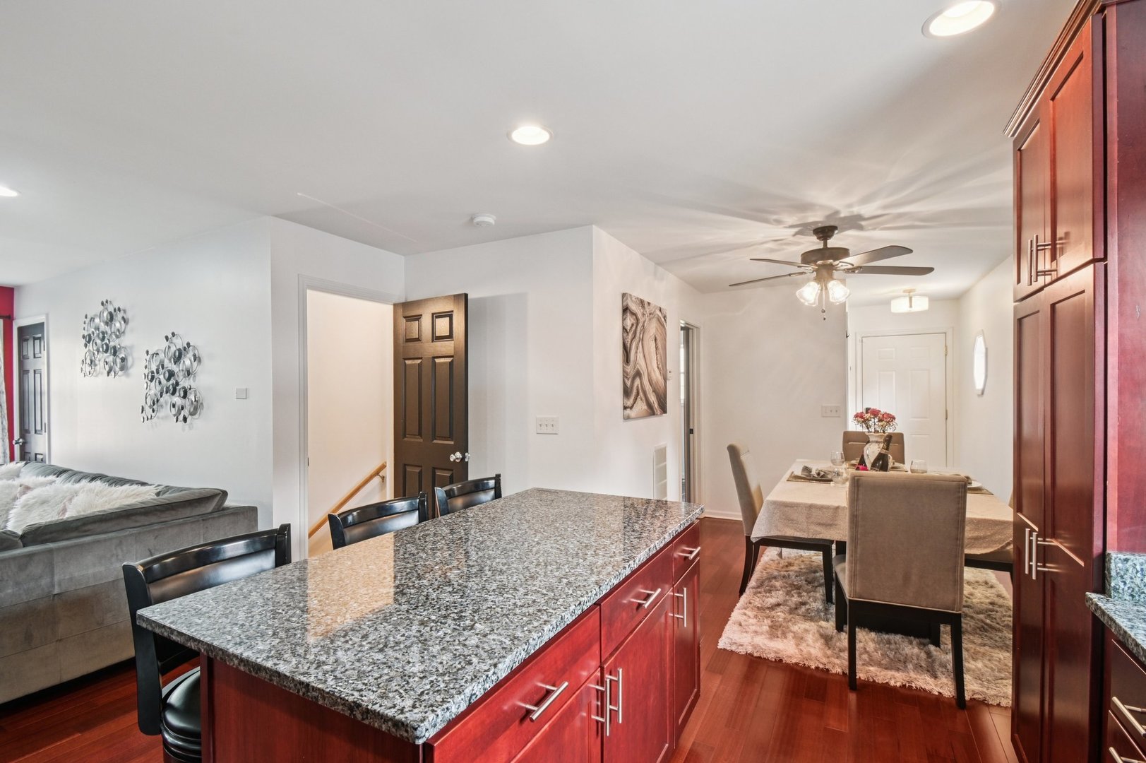 367 Catalpa Avenue, Wood Dale, IL 60191