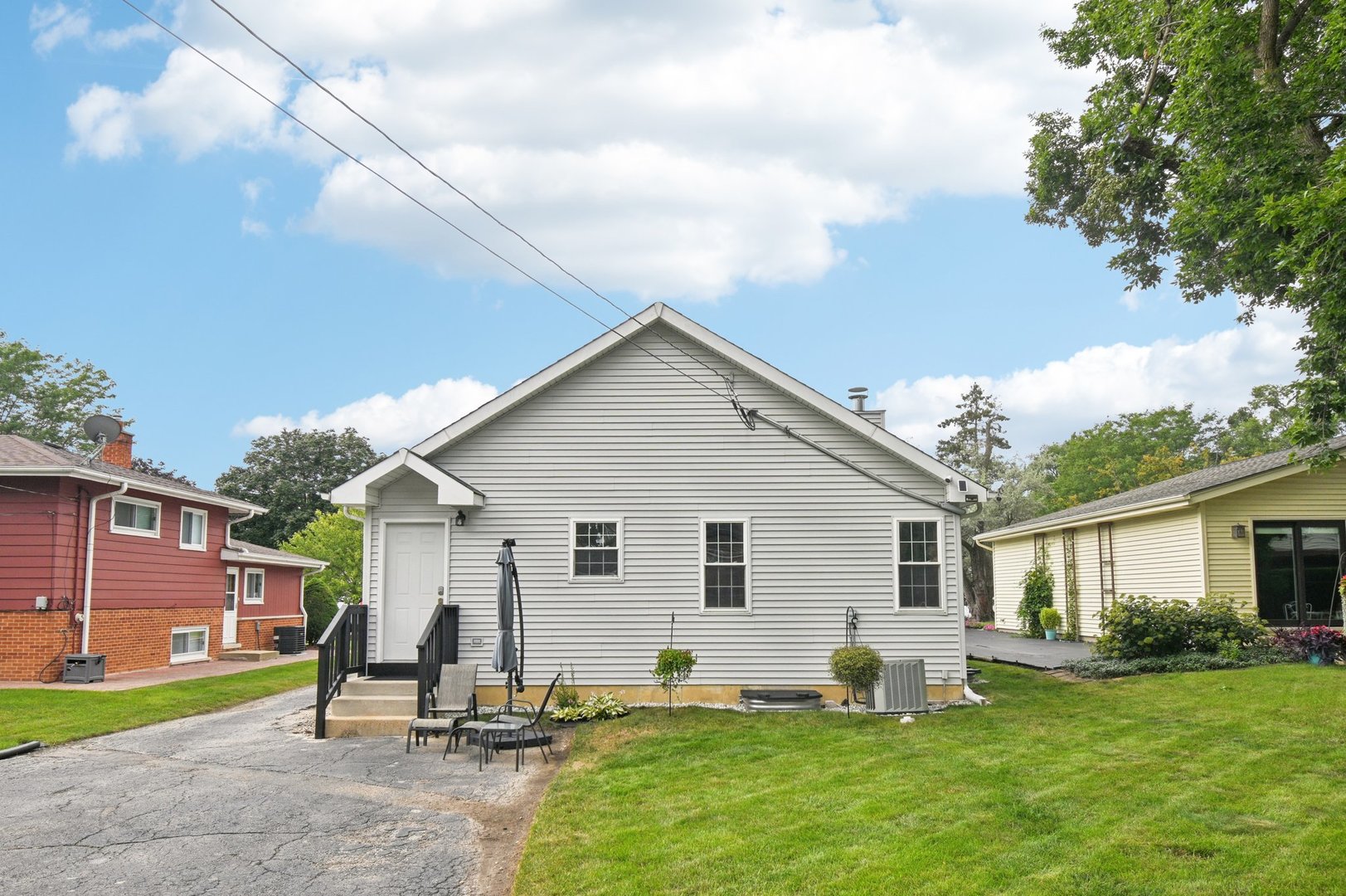367 Catalpa Avenue, Wood Dale, IL 60191
