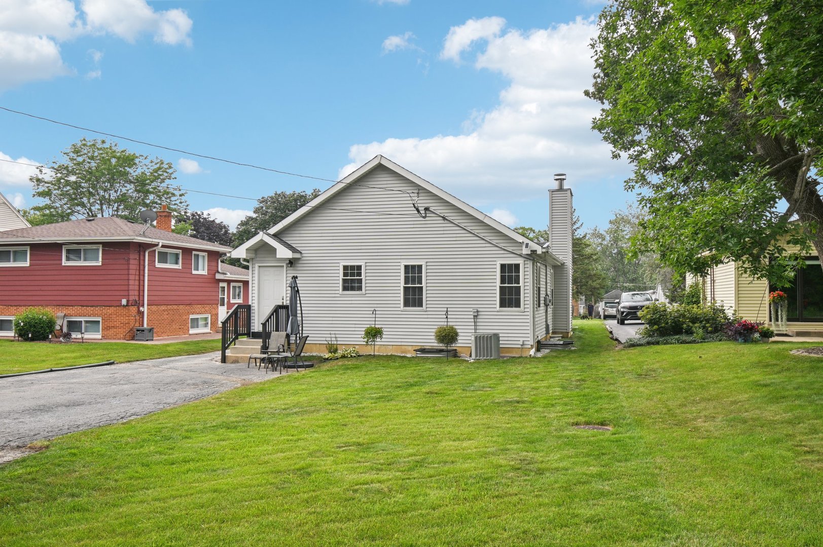 367 Catalpa Avenue, Wood Dale, IL 60191