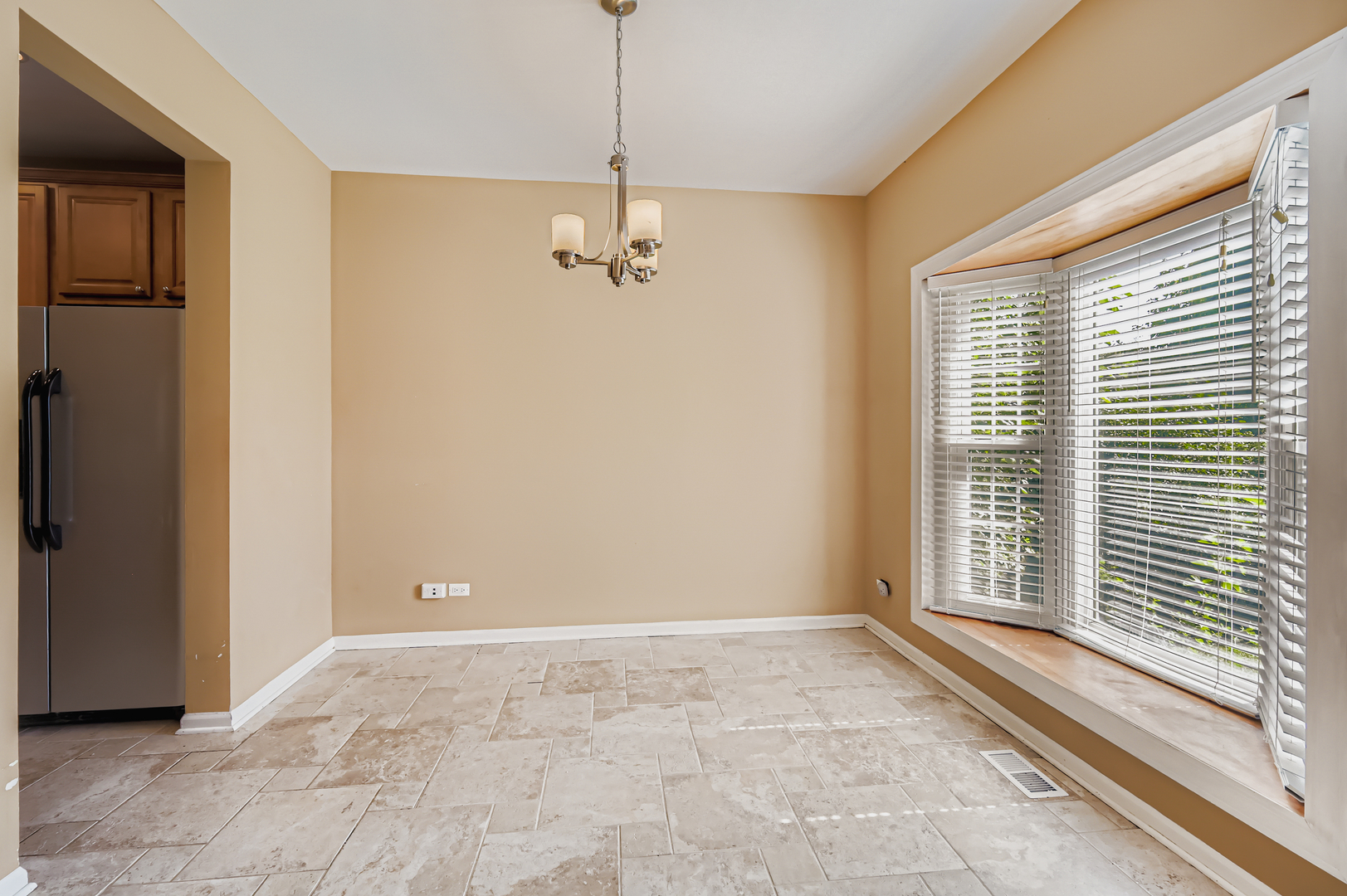 651 Anderson Drive, Lake In The Hills, IL 60156