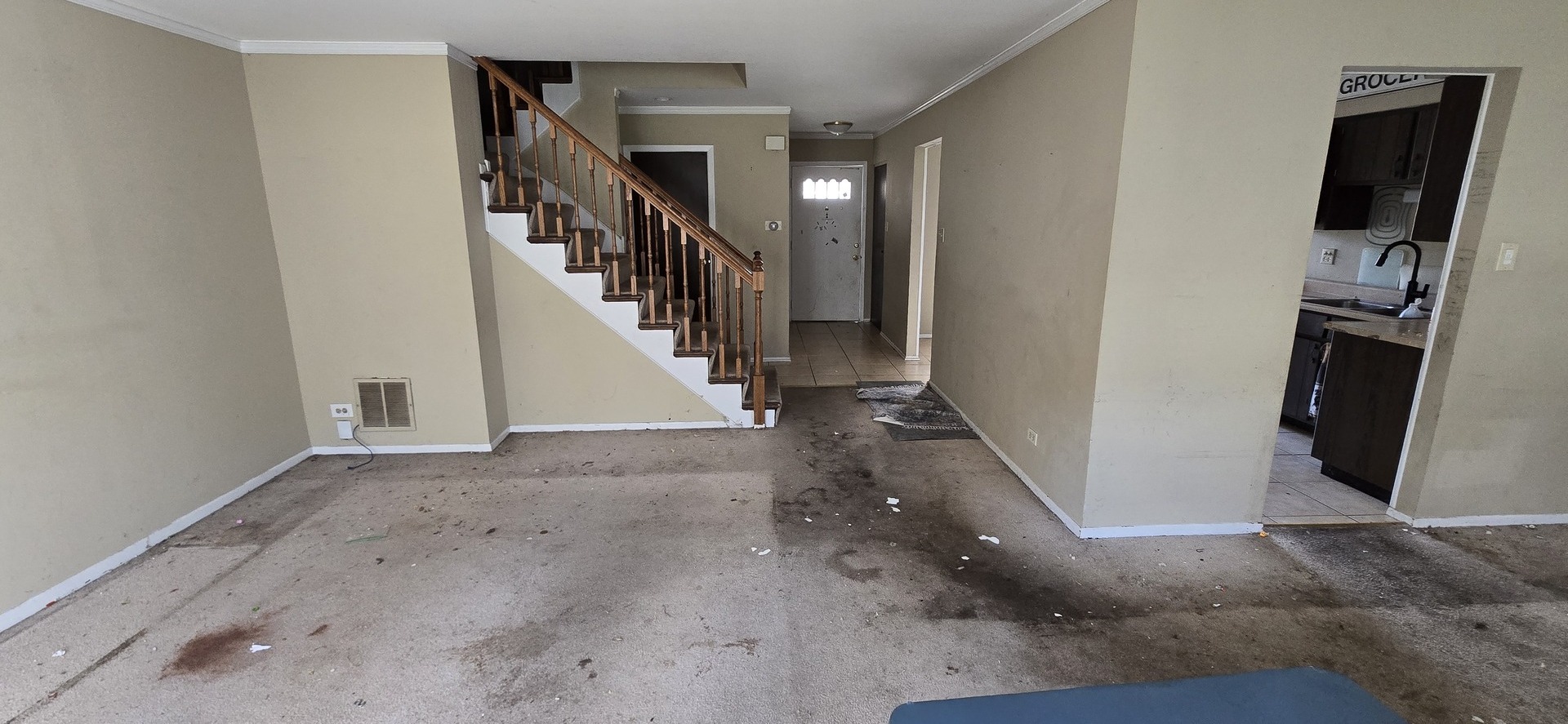 1268 Edinburgh Court, Wheaton, IL 60189