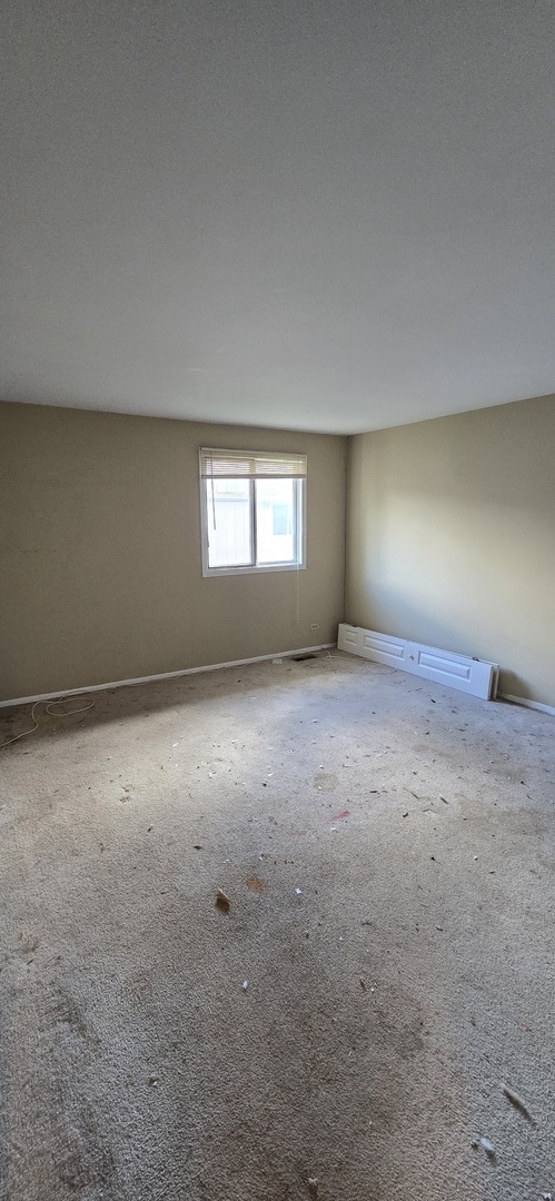 1268 Edinburgh Court, Wheaton, IL 60189
