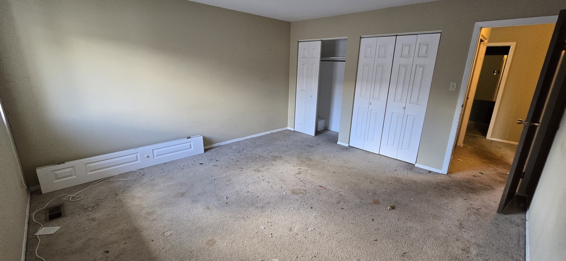 1268 Edinburgh Court, Wheaton, IL 60189