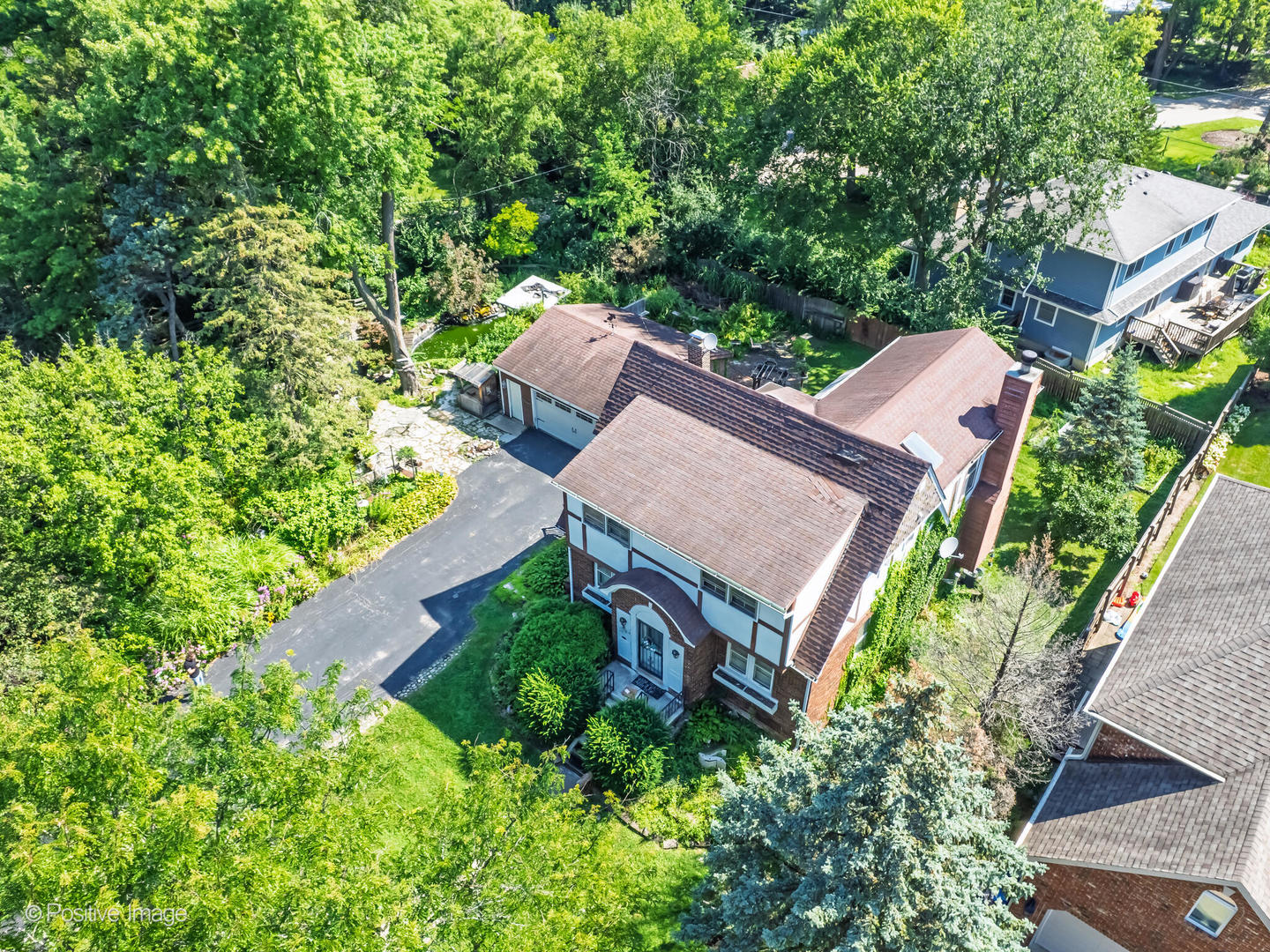 245 Middaugh Road, Clarendon Hills, IL 60514