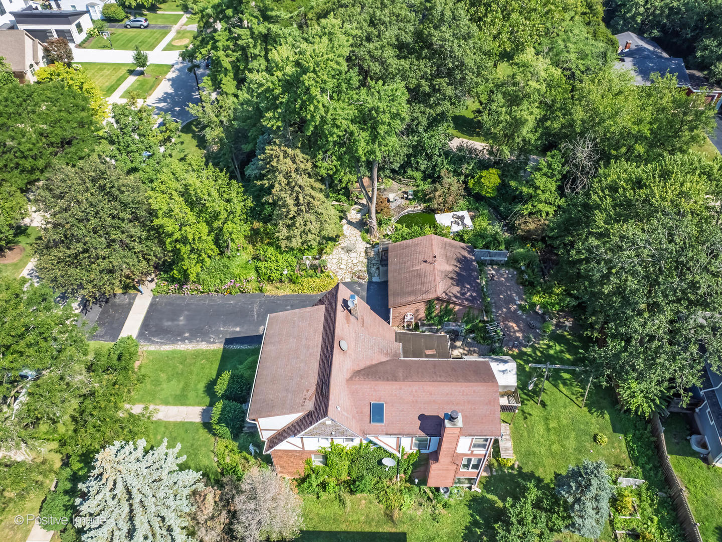 245 Middaugh Road, Clarendon Hills, IL 60514