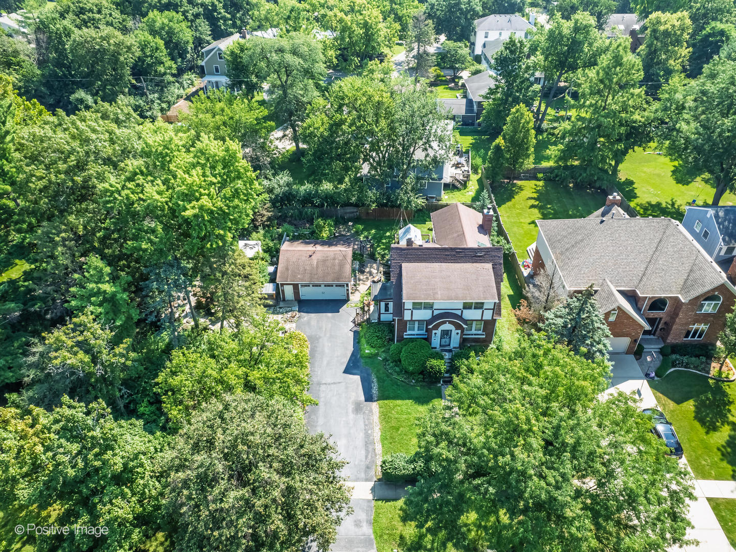 245 Middaugh Road, Clarendon Hills, IL 60514