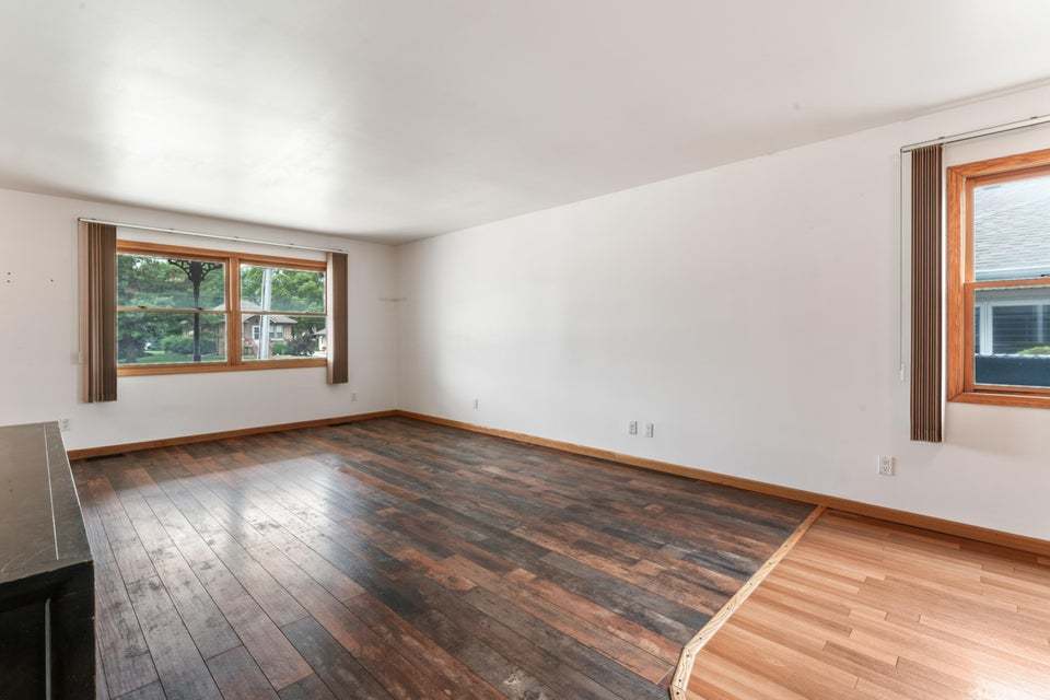 9117 Kennedy Avenue, Highland, IN 46322