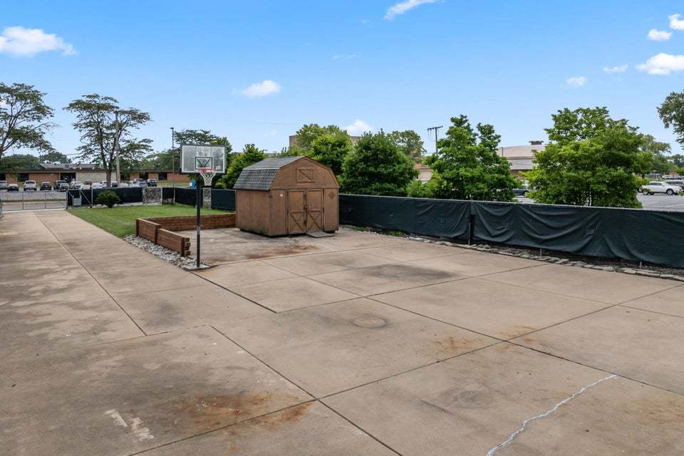 9117 Kennedy Avenue, Highland, IN 46322