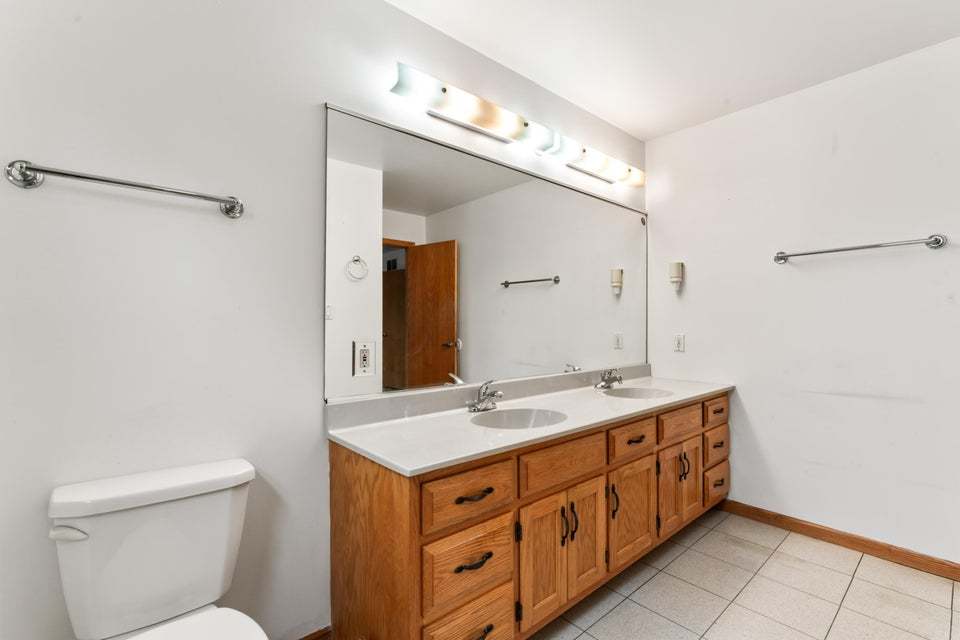 9117 Kennedy Avenue, Highland, IN 46322