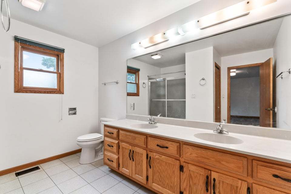 9117 Kennedy Avenue, Highland, IN 46322