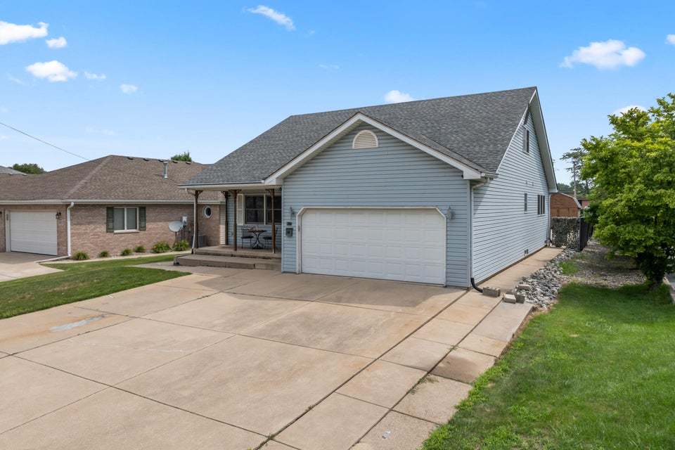 9117 Kennedy Avenue, Highland, IN 46322