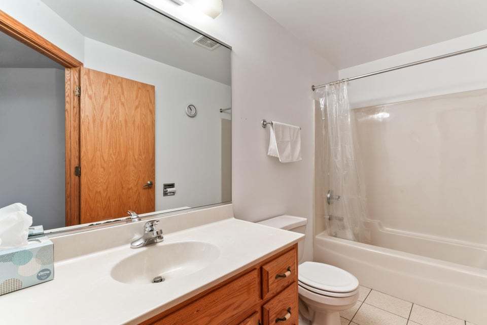 9117 Kennedy Avenue, Highland, IN 46322