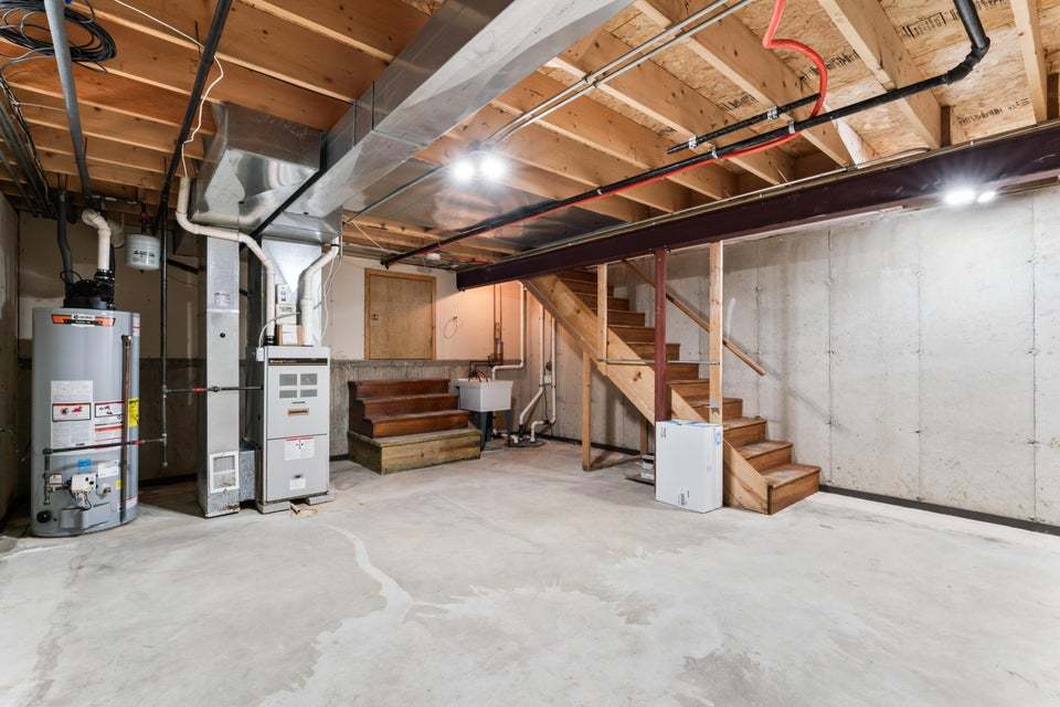 9117 Kennedy Avenue, Highland, IN 46322