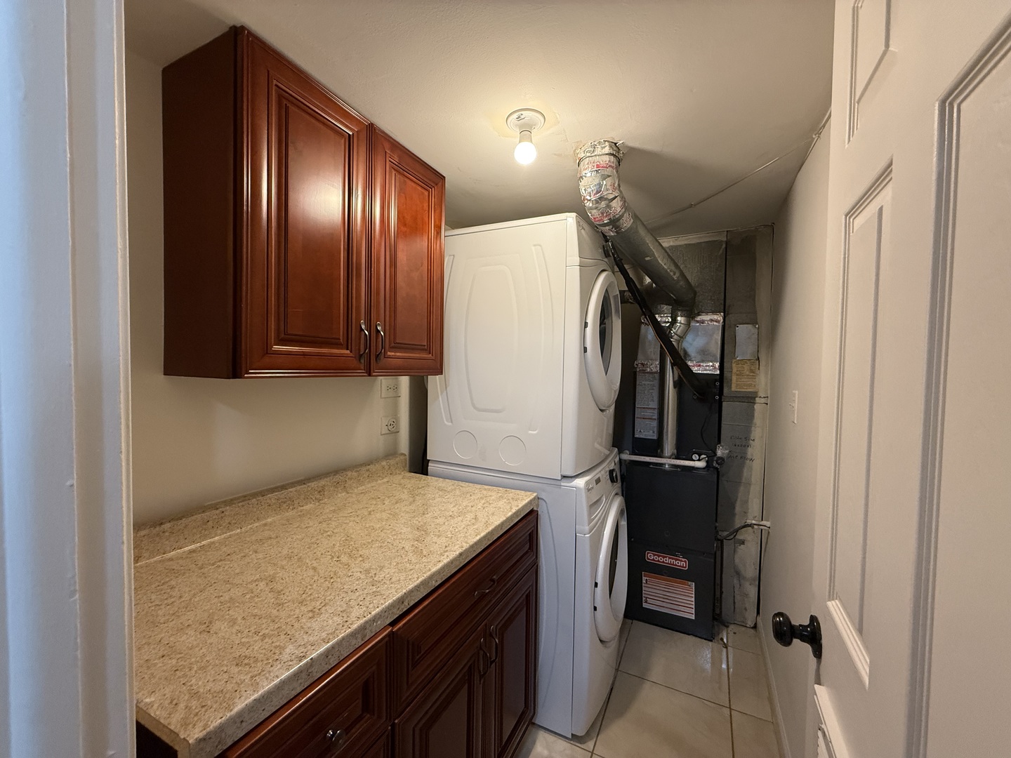1781 QUEENSBURY Circle, Hoffman Estates, IL 60169