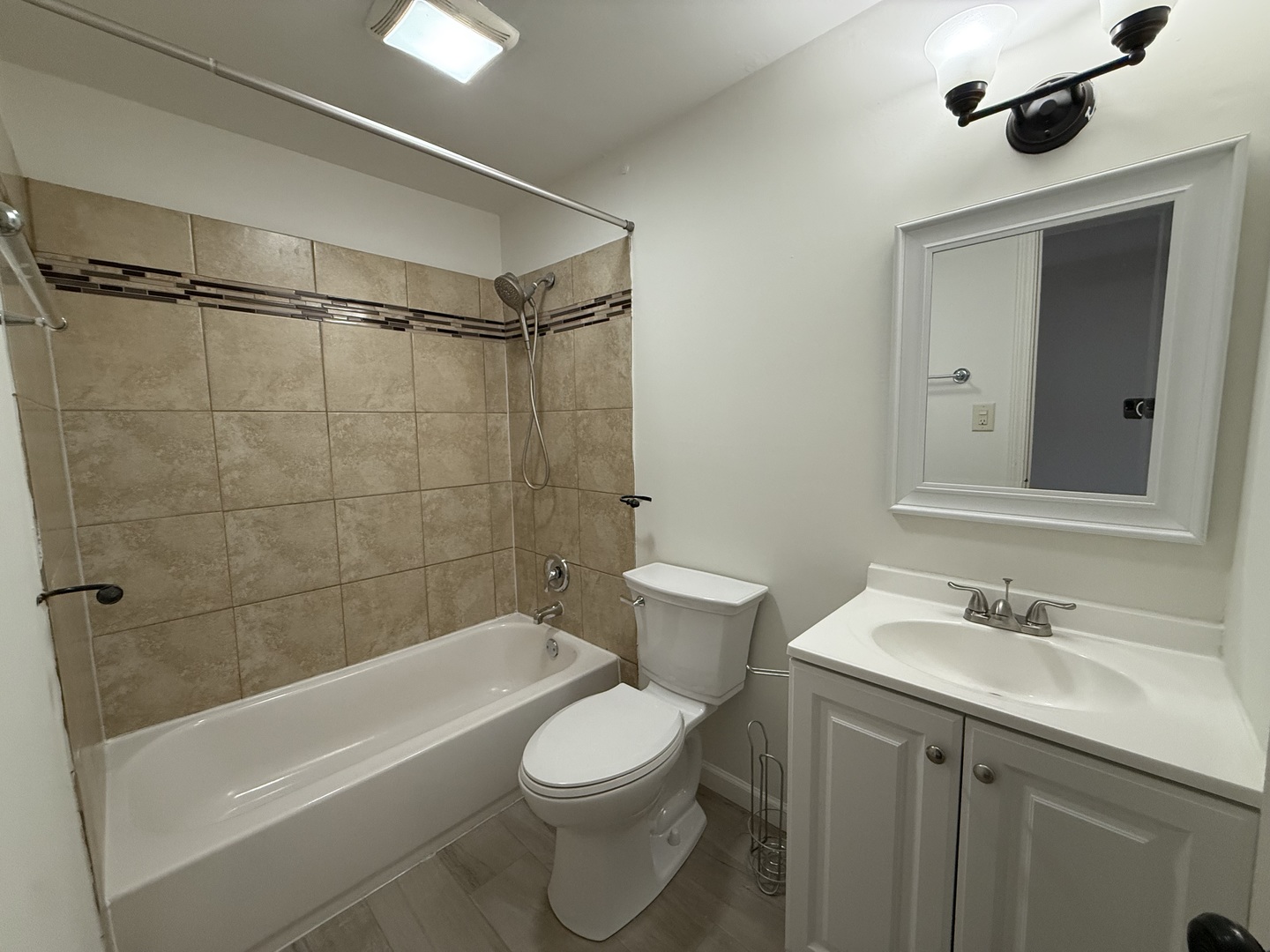 1781 QUEENSBURY Circle, Hoffman Estates, IL 60169