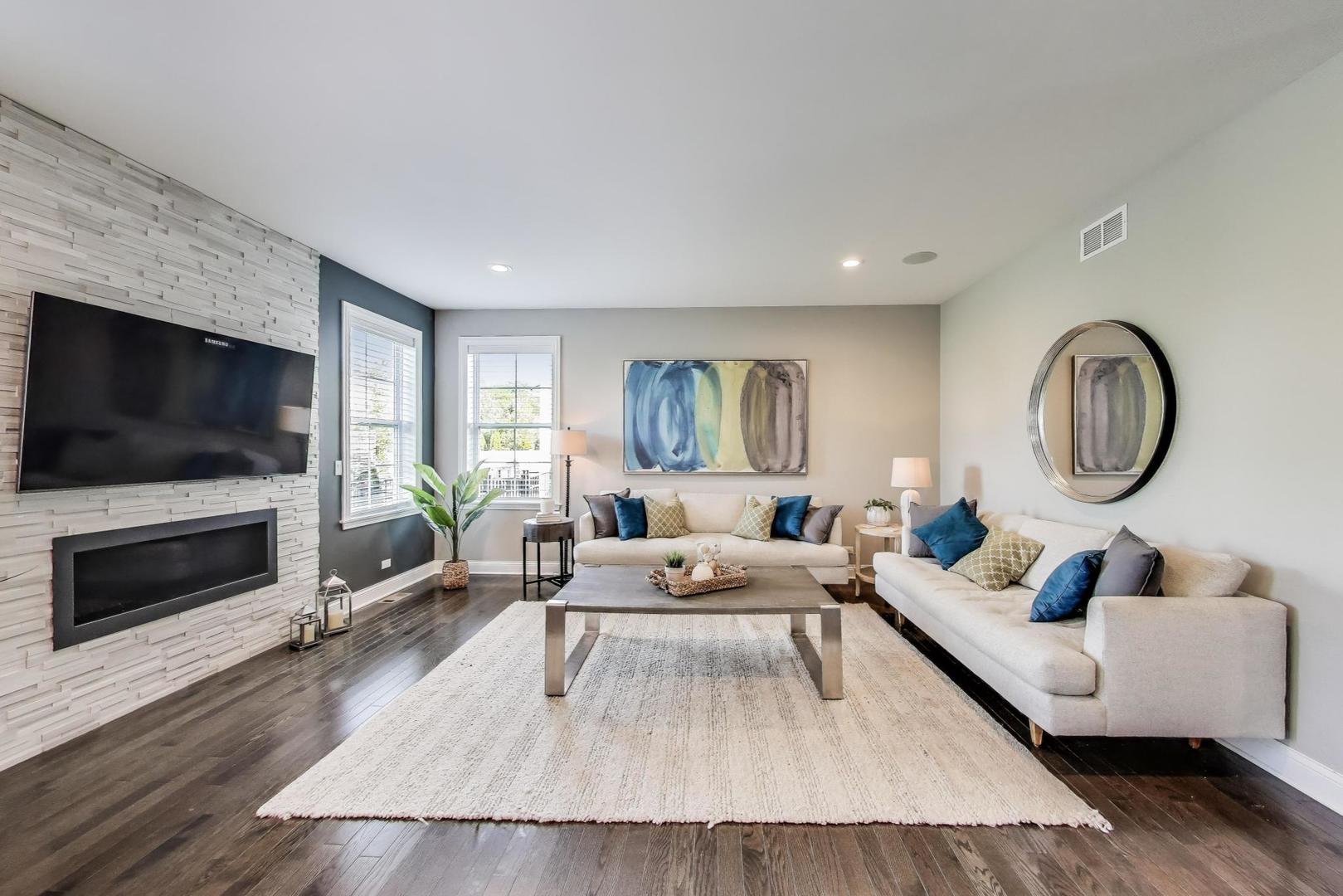 24 S Kaspar Avenue, Arlington Heights, IL 60005