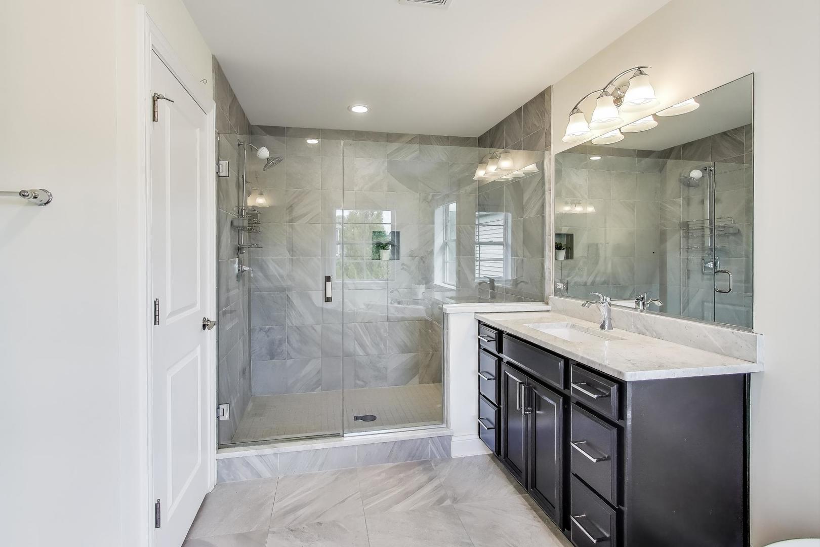 24 S Kaspar Avenue, Arlington Heights, IL 60005