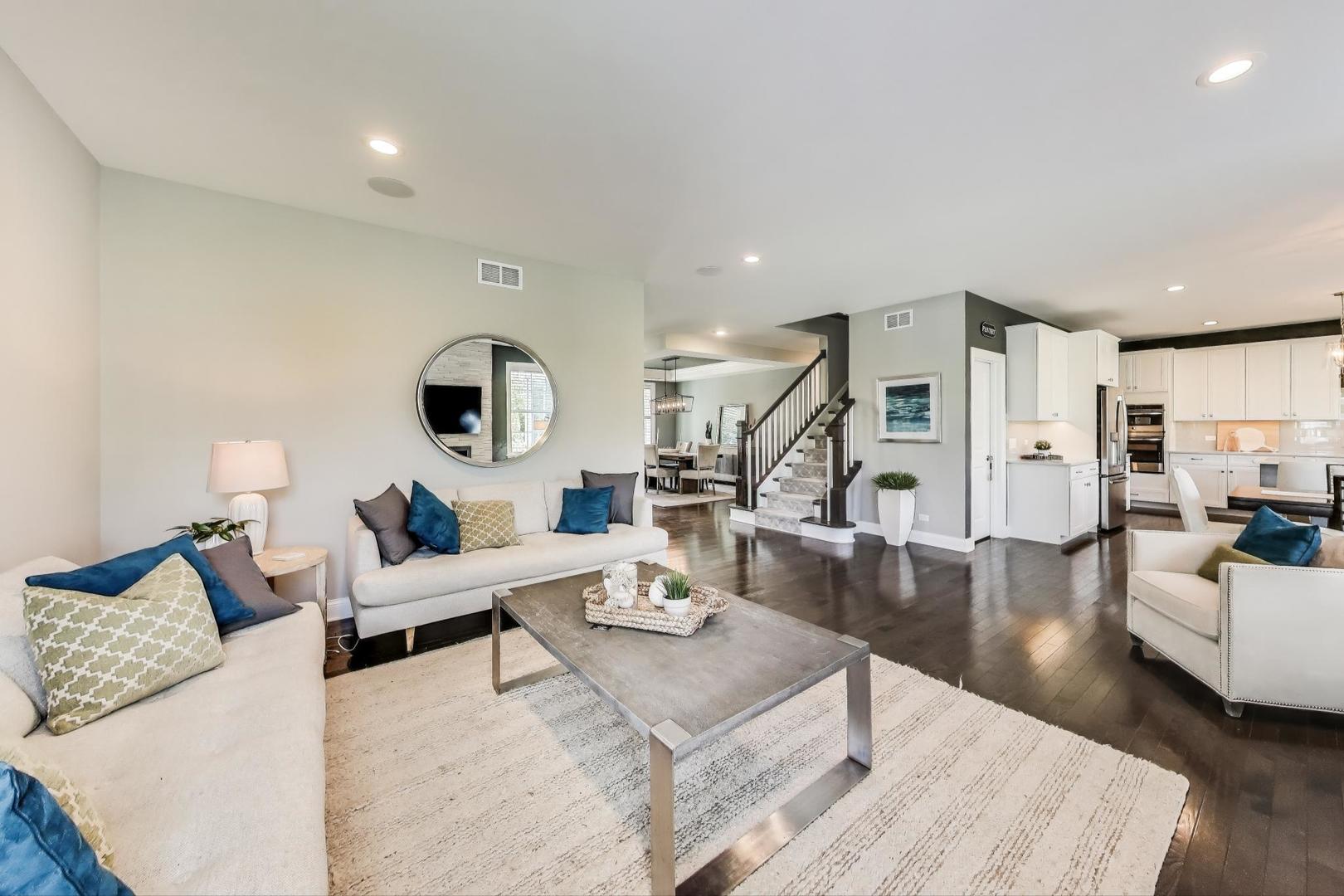 24 S Kaspar Avenue, Arlington Heights, IL 60005