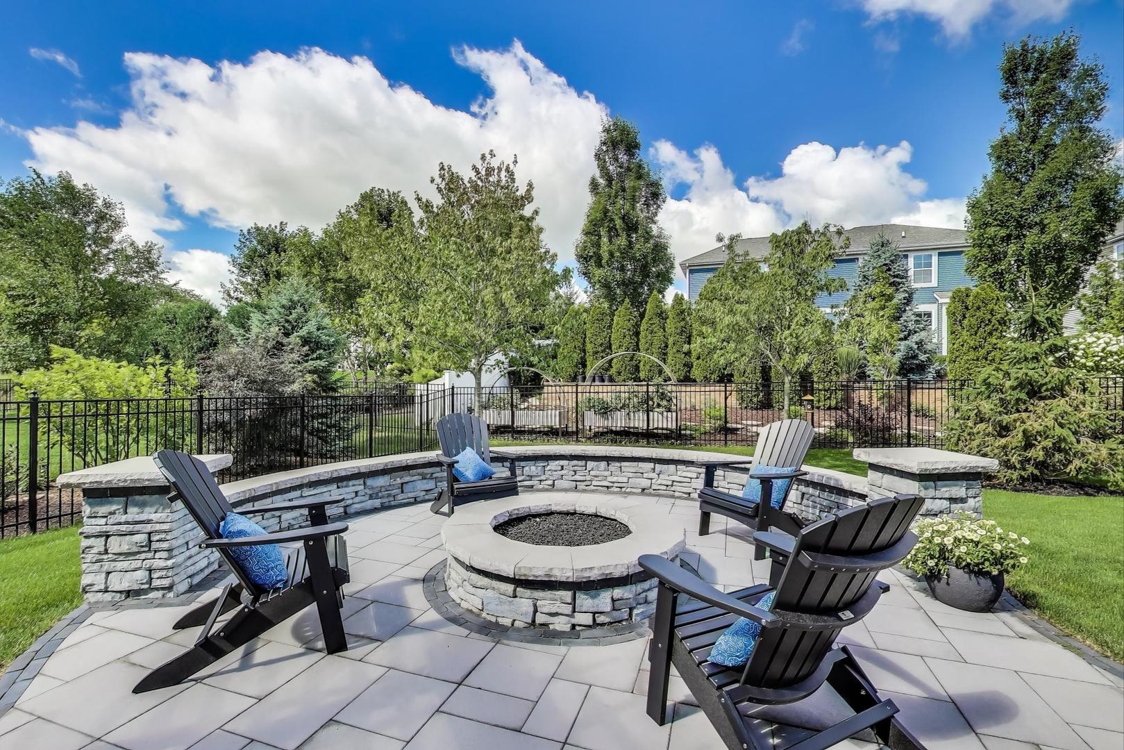 24 S Kaspar Avenue, Arlington Heights, IL 60005