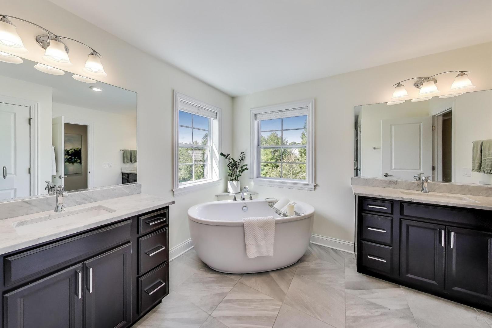 24 S Kaspar Avenue, Arlington Heights, IL 60005