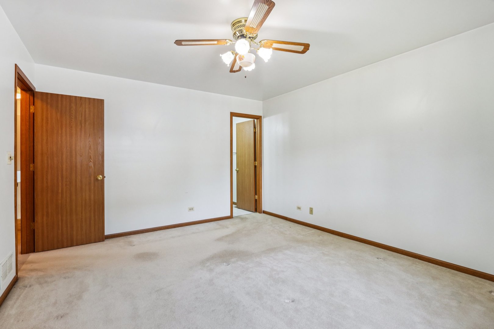 3004 Still Hill Drive, McHenry, IL 60050
