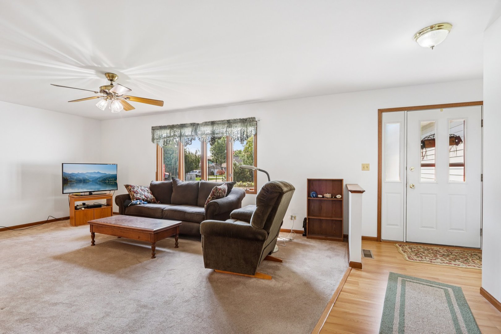 3004 Still Hill Drive, McHenry, IL 60050
