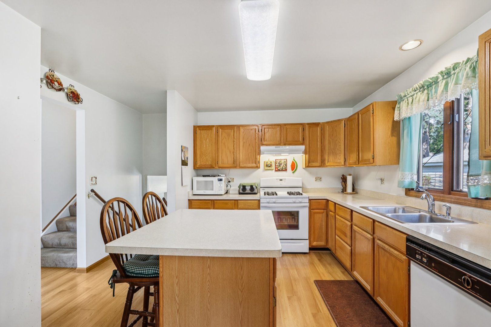 3004 Still Hill Drive, McHenry, IL 60050