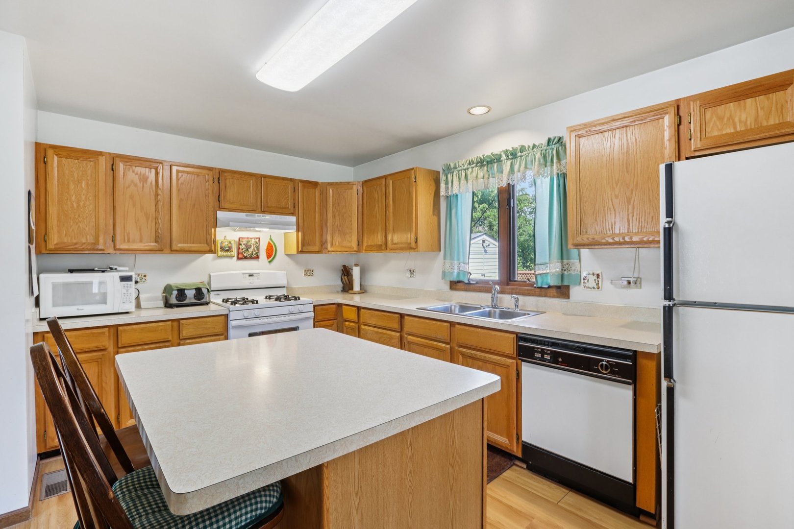 3004 Still Hill Drive, McHenry, IL 60050