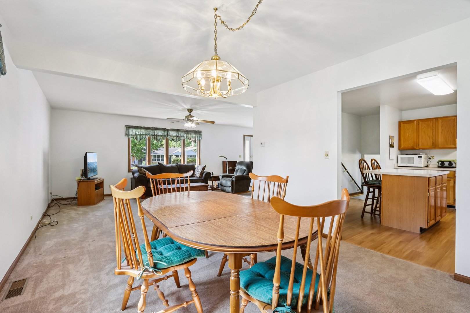 3004 Still Hill Drive, McHenry, IL 60050
