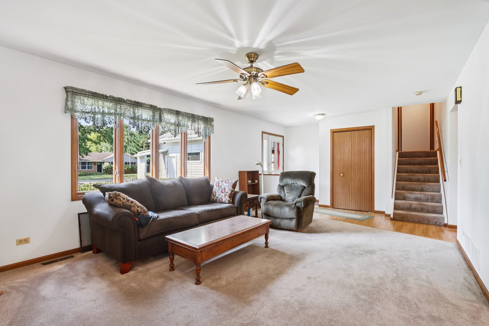 3004 Still Hill Drive, McHenry, IL 60050
