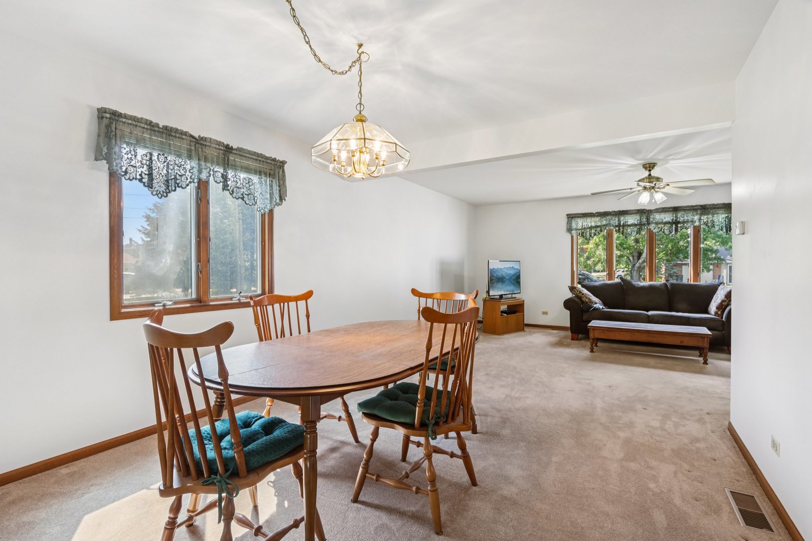 3004 Still Hill Drive, McHenry, IL 60050