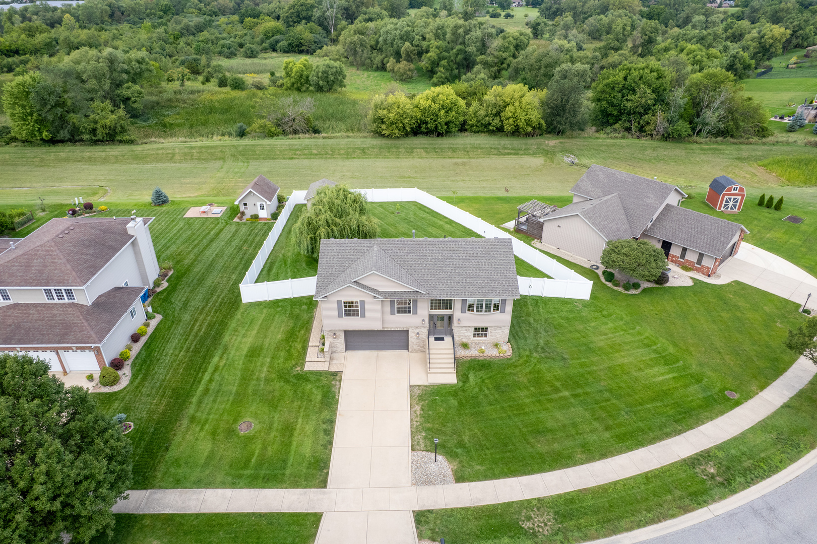 9558 Grasselli Avenue, St. John, IN 46373