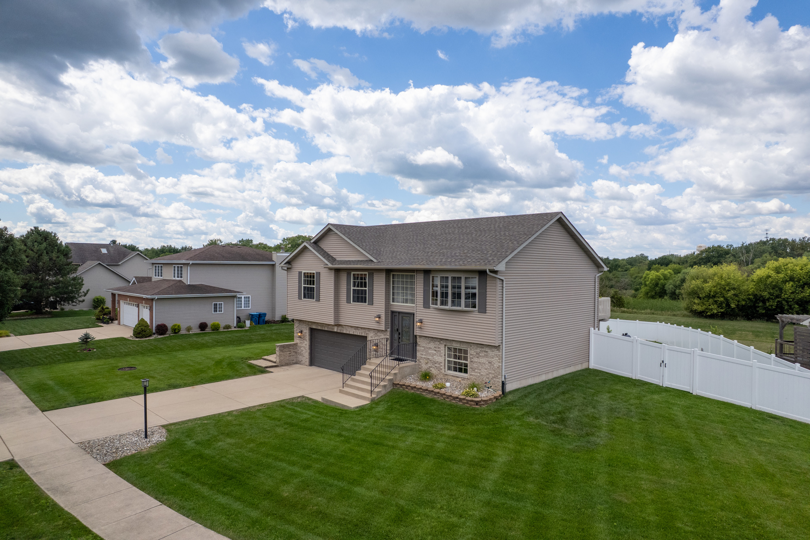 9558 Grasselli Avenue, St. John, IN 46373